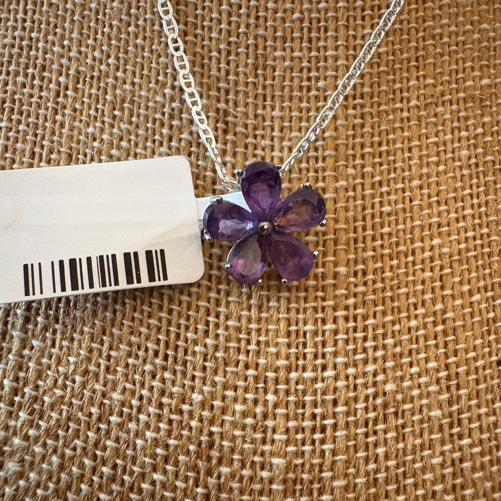 Solid Sterling Silver 2.5 Carat Amethyst Flower on 925 Italian Mariner Chain